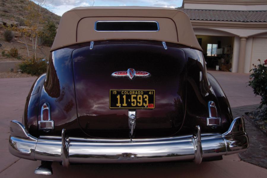  Buick Roadmaster Convertible Phaeton 1941 года  (фото 10 из 13)